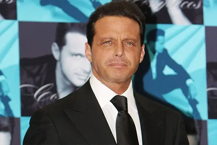 Luis Miguel, 51 años: Puerto Rico – $850 mil dólares por concierto