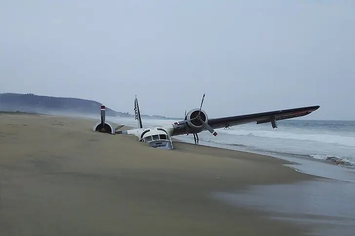 Gestrandetes Schmugglerflugzeug in Mexiko