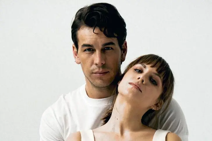 Aura Garrido y Mario Casas