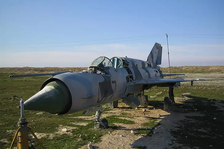 Zurückgelassener Jet in Afghanistan