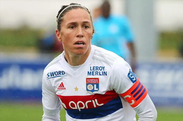 Camille Abily – Plus de 3 000 euros par mois