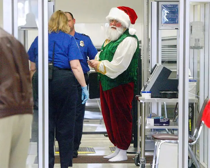 Parece que santa no logrará llegar a su casa para navidad