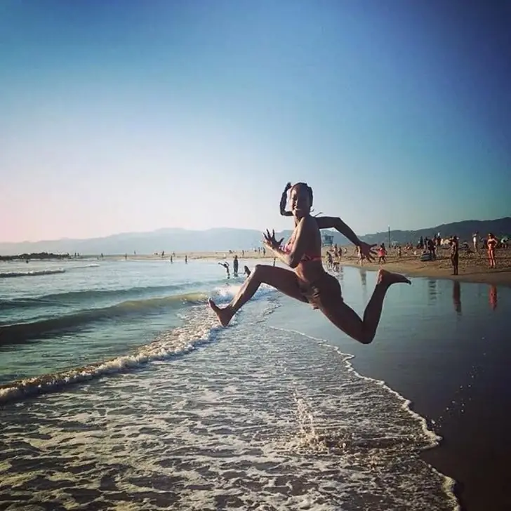 Hair-raising Beach Moment Sends Social Media Abuzz