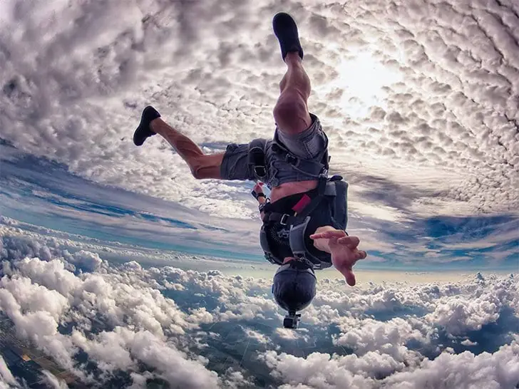 Momento extremo sobre las nubes