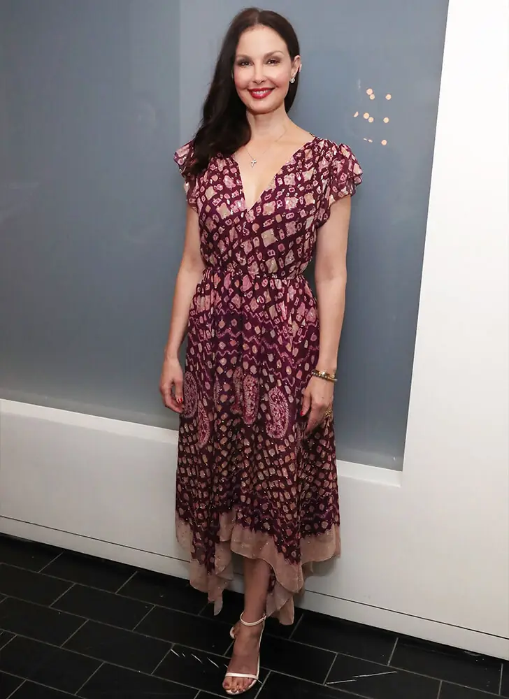 Ashley Judd – 5’9 – 140 lbs