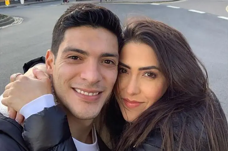 Raúl Jiménez – 31 años (2022) y Daniela Basso – 33 años (2022) – 4 años de relación