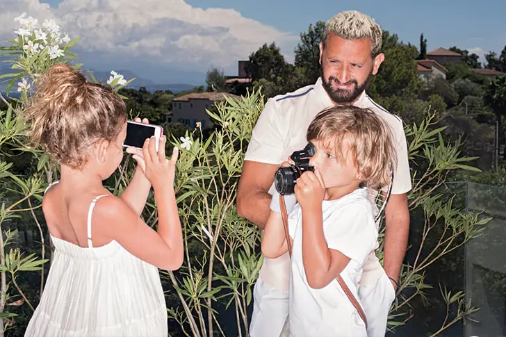 Cyril Hanouna – Bianca (11 ans) et (Lino 10 ans)