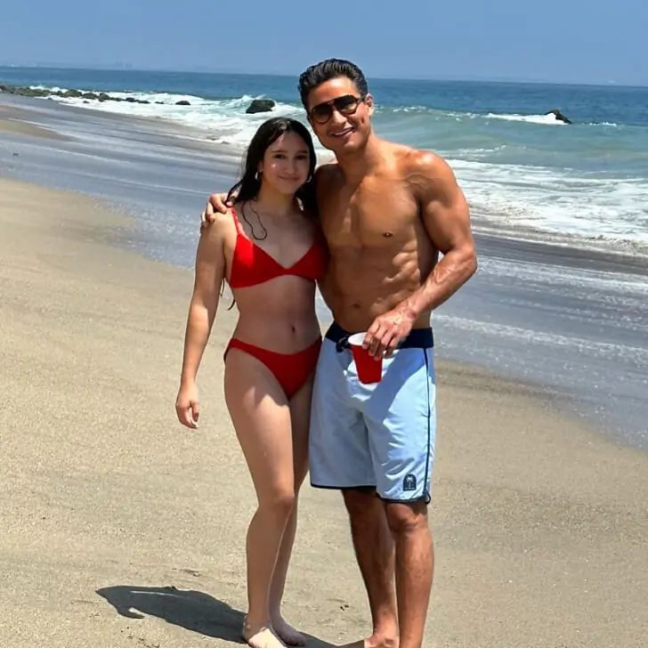 Mario Lopez – Daddy Duties in Malibu