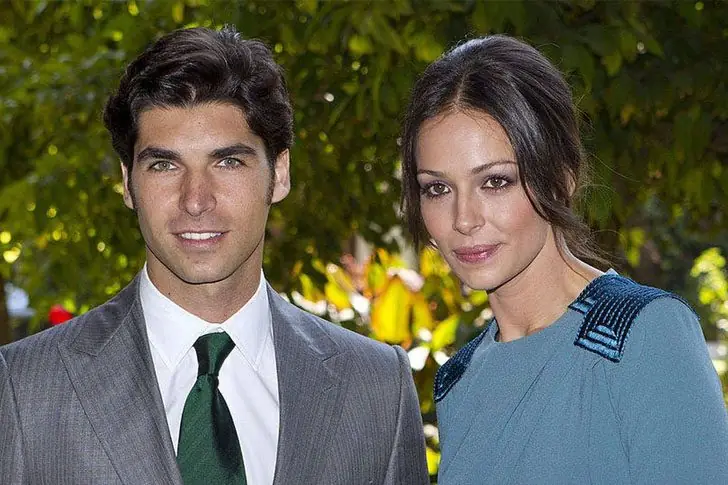 Eva González (41) y Cayetano Rivera (45) – Infidelidad