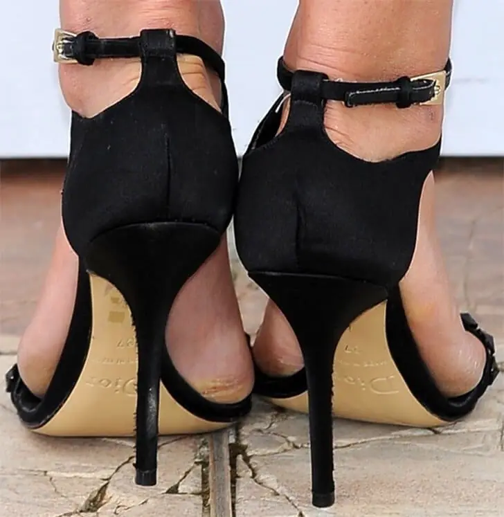 Natalie Portman’s Neglected Feet