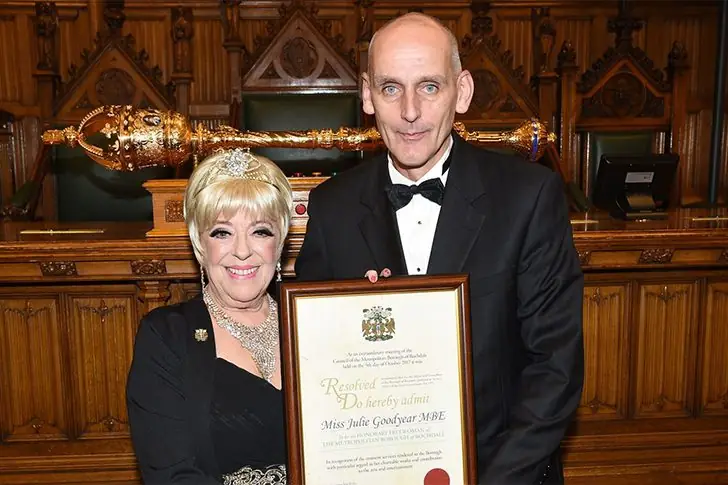 Julie Goodyear (80) and Scott Brand (54) – 15 Years Together