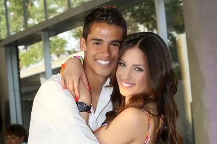 Diego Reyes – 33 años (2026) y Paola Torres – 31 años (2026) – 6 años de relación