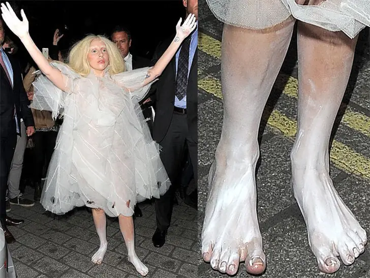 Lady Gaga’s Barefoot Appearance