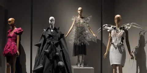 Freud’s Influence on Fashion Showcased at FIT Museum Exhibition