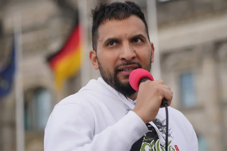 Attila Klaus-Peter Hildmann (42) – Berlin – 480.000 Euro im Quartal durch Buchverkäufe