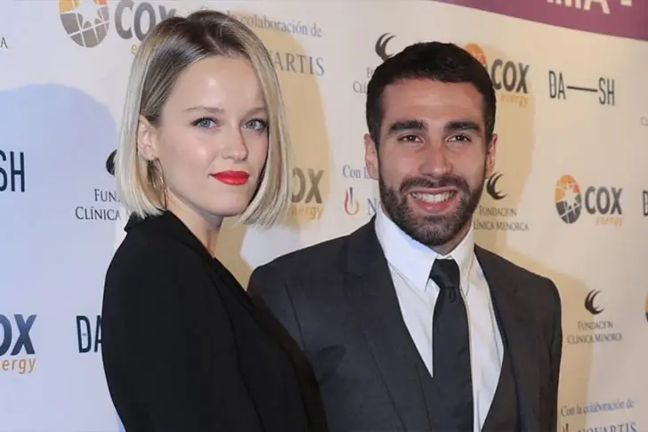 Dani Carvajal (34 años) y !Daphne Cañizares (36 años) – 4 años