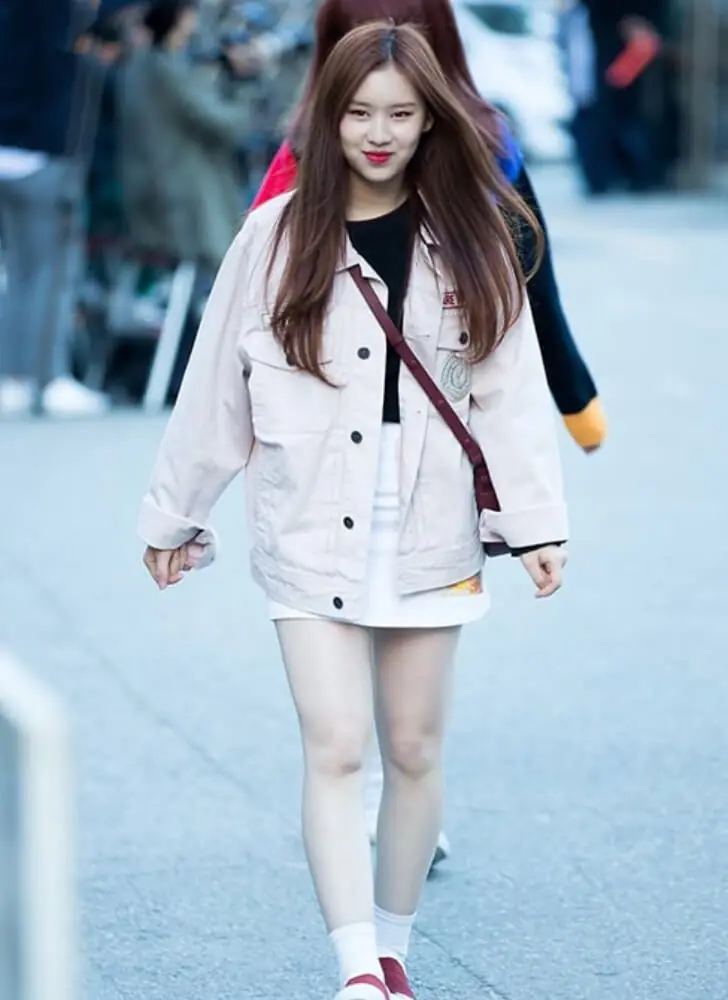 エリー（Weki Meki）―身長161cm / 体重46kg