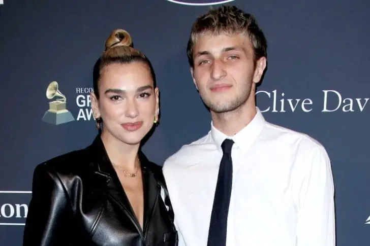 Dua Lipa & Anwar Hadid – 2 Years Together