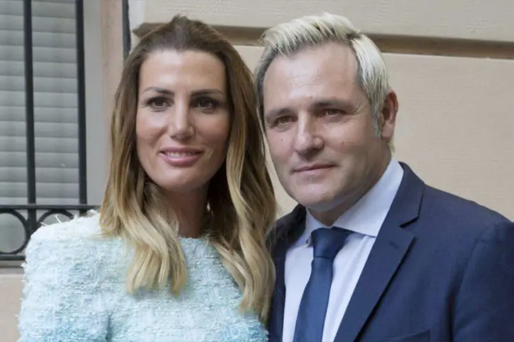 Santiago Cañizares (53 años) y Mayte García (40 años) – 13 años juntos