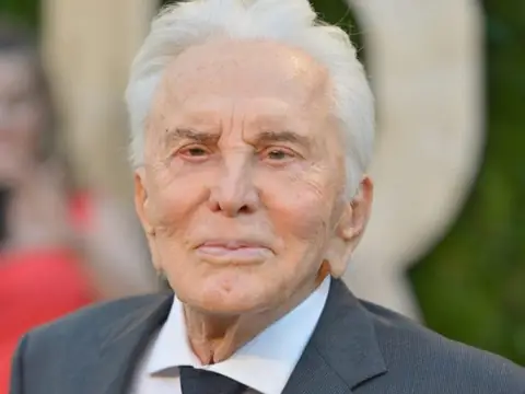 The Life-Altering Experience That Prompted Kirk Douglas Donate His Entire Wealth to Charity