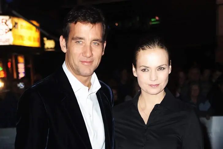 Clive Owen (57) and Sarah-Jane Fenton (58) – 27 Years Together
