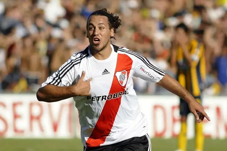 Cristian Fabbiani (38 años, Ciudad Evita) – 4 millones de dólares