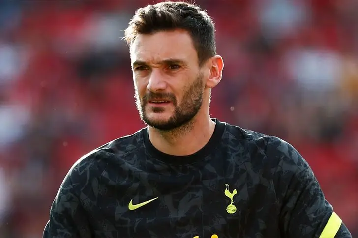 Hugo Lloris – environ 30 millions d’euros