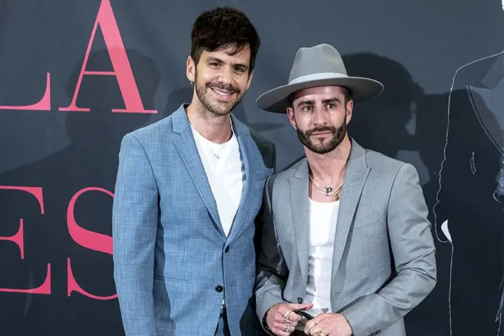 Pelayo Díaz (36) y Andy MacDougall – toma de decisiones conjunta